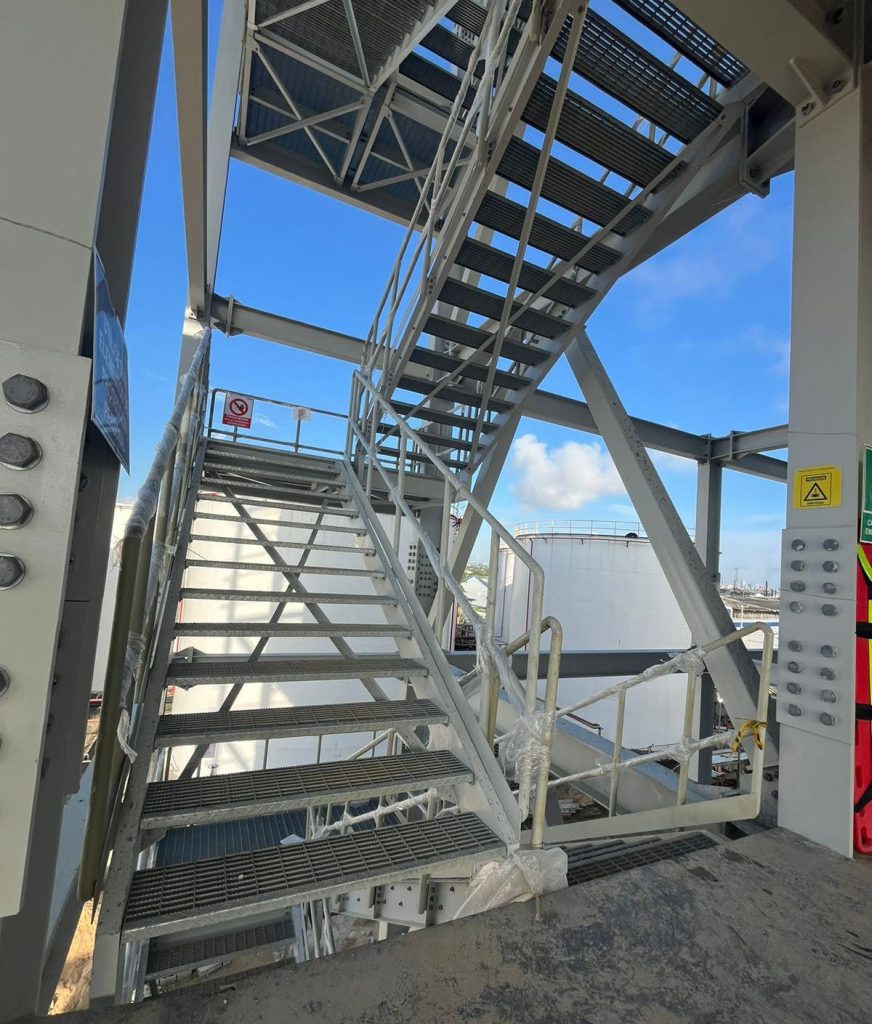 Escaleras de emergencia Adama Zona franca Barranquilla